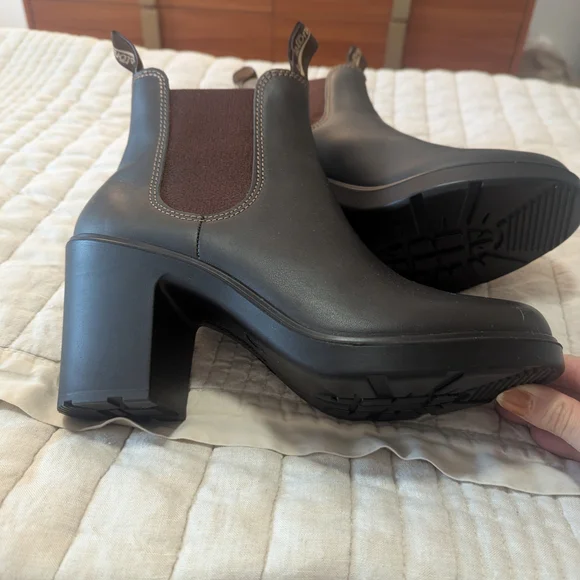 Women's Brown Blundstone Block Heeled Boots 8 - Picture 5 of 9